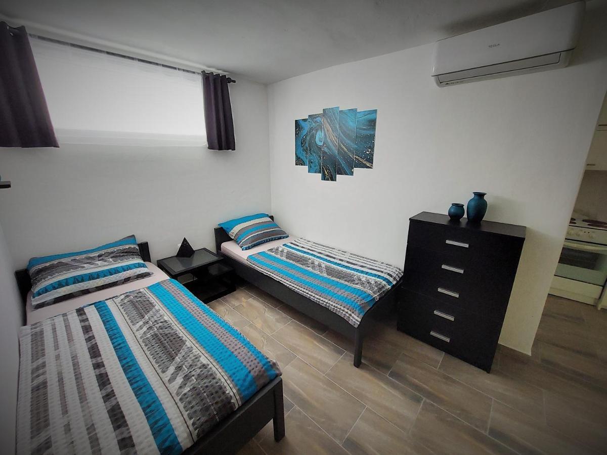 Apartments Maltasic Vir Esterno foto